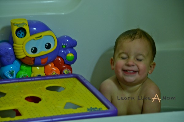 Tubby Table Review by Learn Like A Mom! http://learnlikeamom.com/around-the-house/bathroom/tubby-table-review/  #tubbytablereview #productreview #bathtime